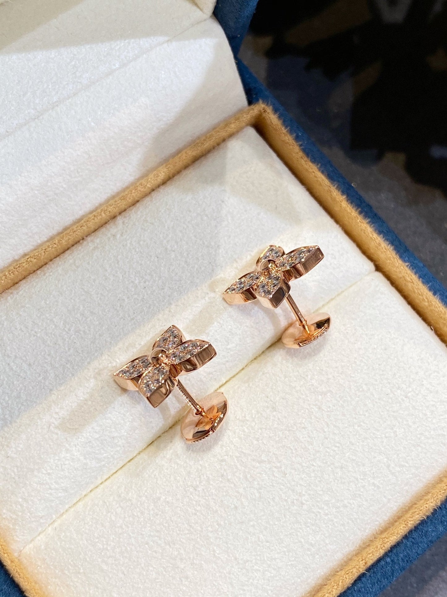 [Opulent Aurora]STAR DIAMOND EARRINGS