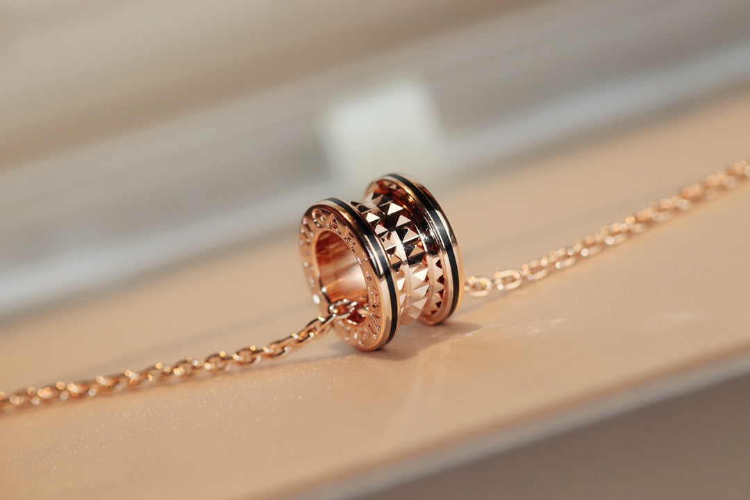 [Opulent Aurora]ZERO 1 ROCK PEDANT PINK GOLD BLACK NECKLACE