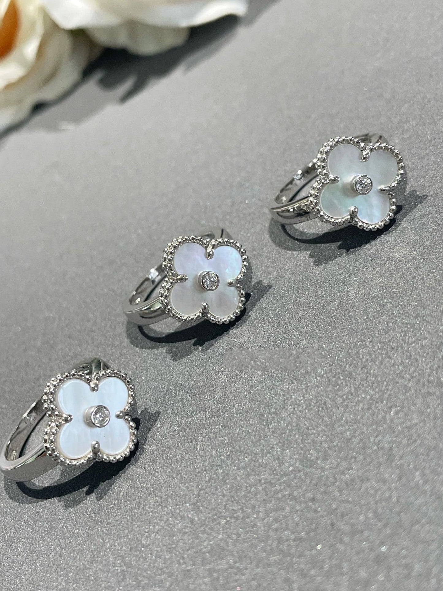 [Opulent Aurora]CLOVER SILVER MOP DIAMOND RING