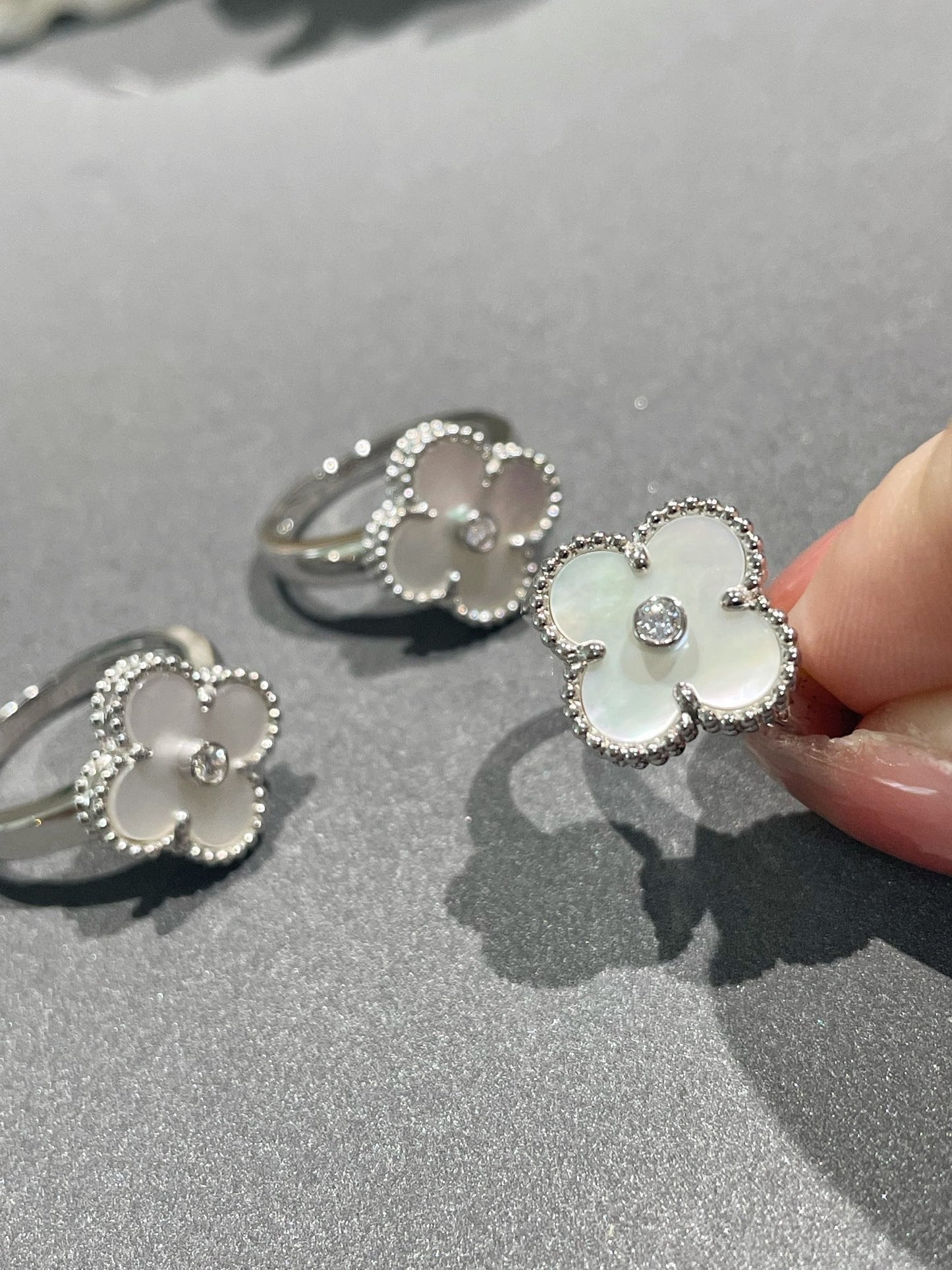 [Opulent Aurora]CLOVER SILVER MOP DIAMOND RING