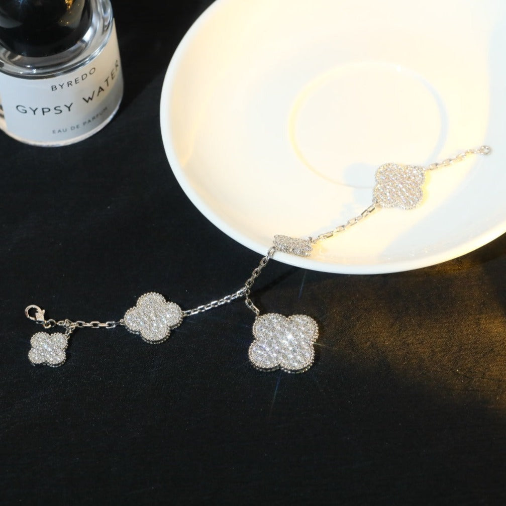 [Opulent Aurora]CLOVER BRACELET 5 MOTIF SILVER DIAMOND PAVED