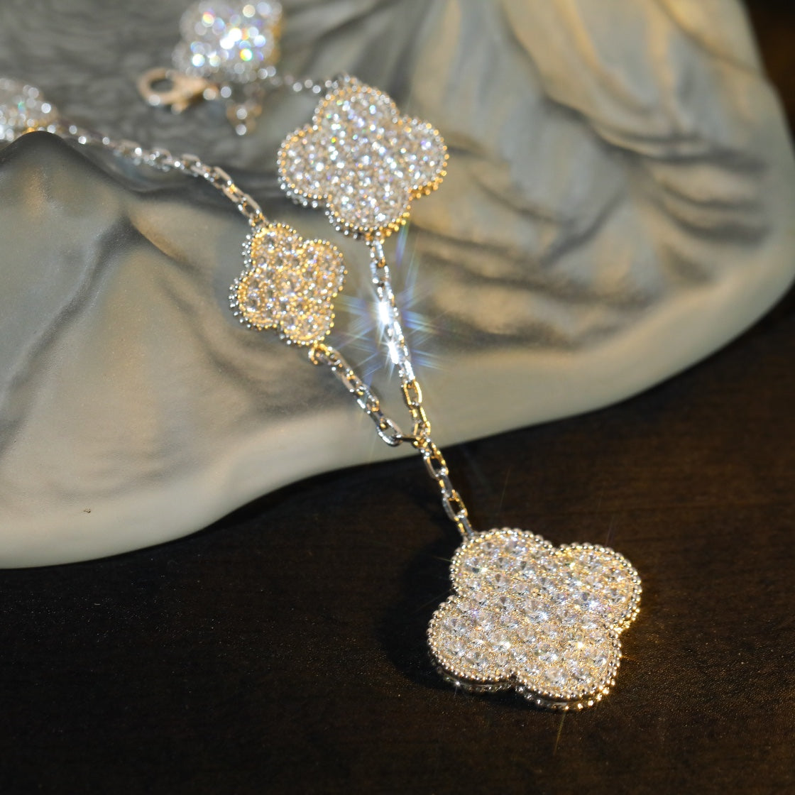 [Opulent Aurora]CLOVER BRACELET 5 MOTIF SILVER DIAMOND PAVED