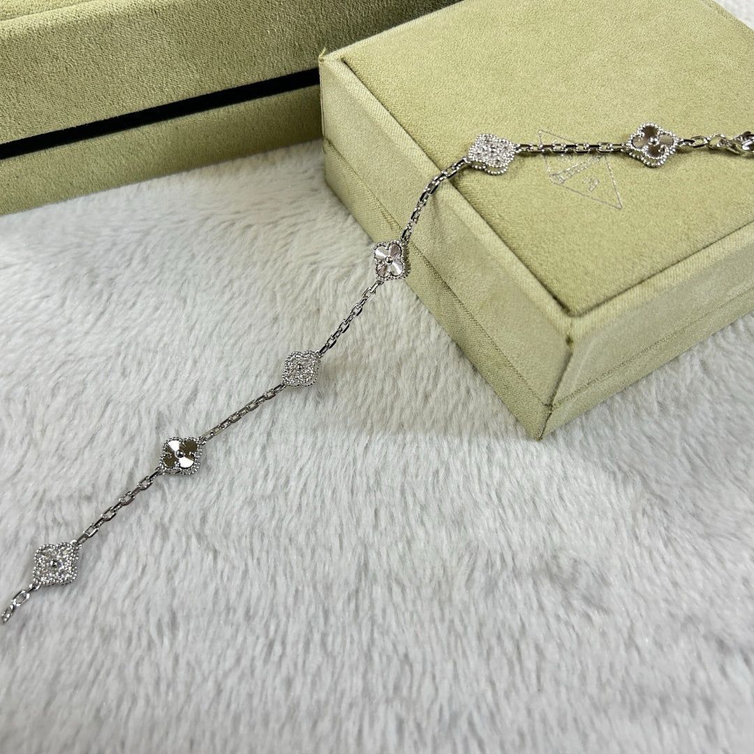 [Luxe Jewelry]CLOVER 6 MOTIF DIAMOND LASER BRACELET