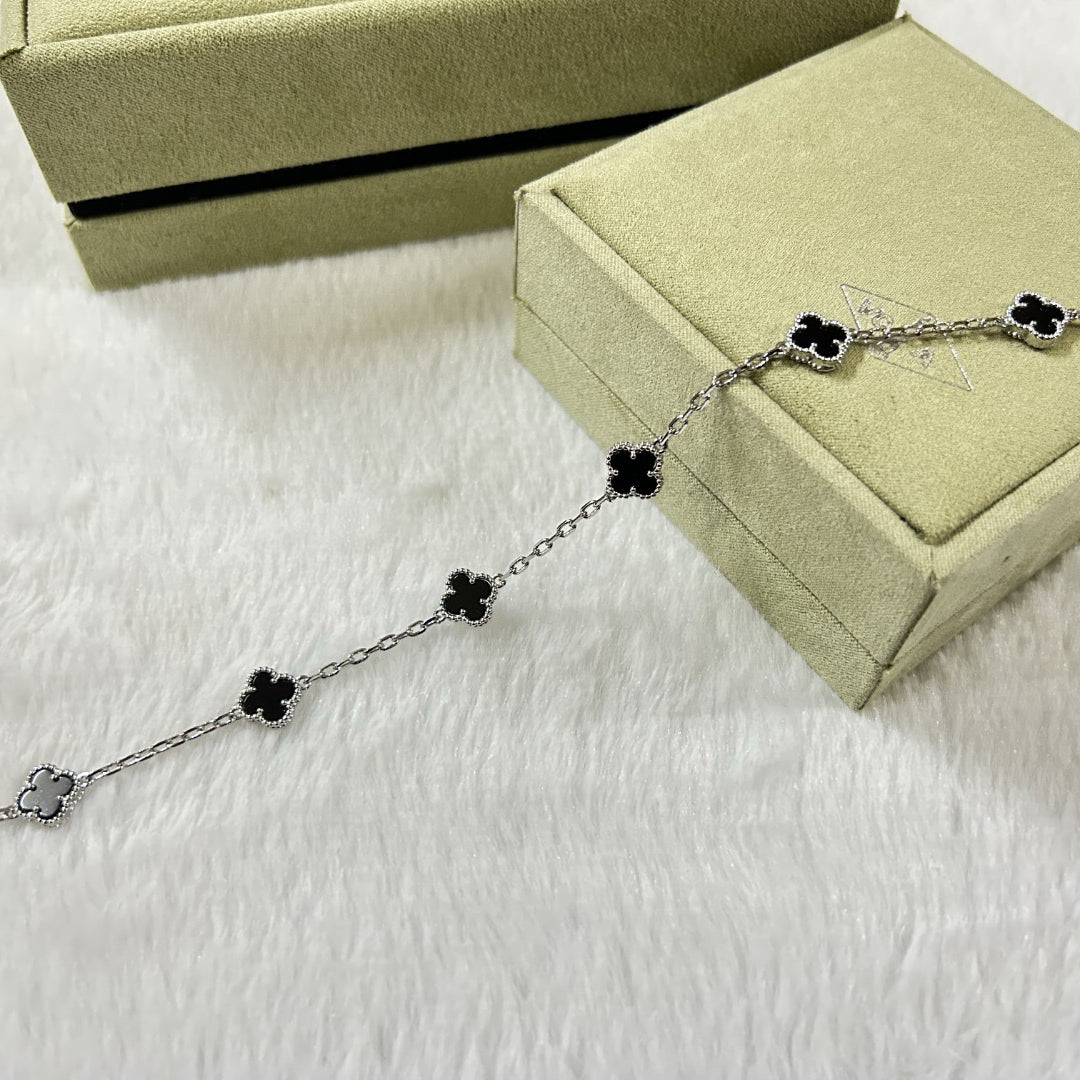 [Opulent Aurora]CLOVER 6 MOTIF  ONYXS BRACELET
