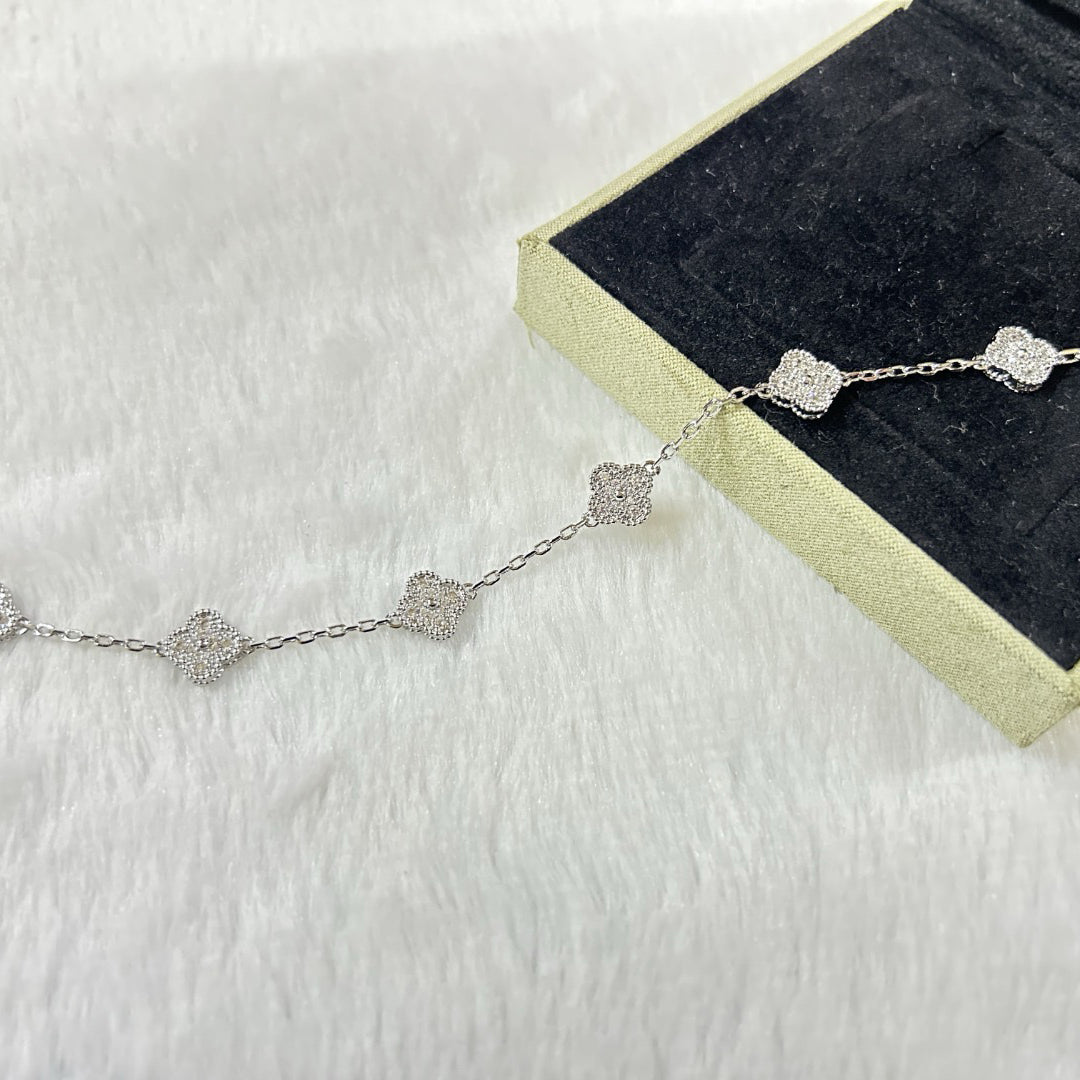 [Luxe Jewelry]CLOVER 6 MOTIF DIAMOND BRACELET