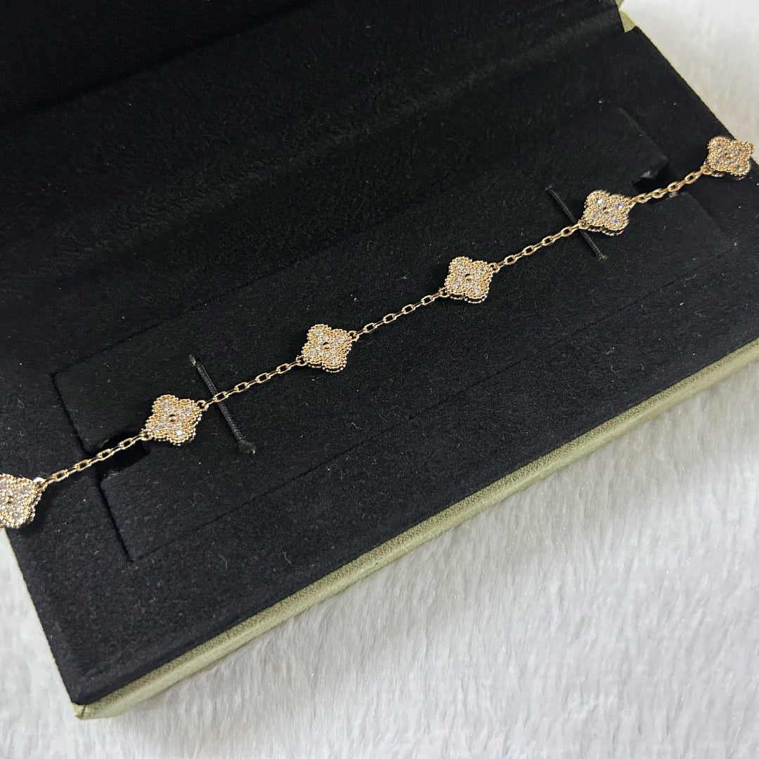 [Luxe Jewelry]CLOVER 6 MOTIF DIAMOND BRACELET