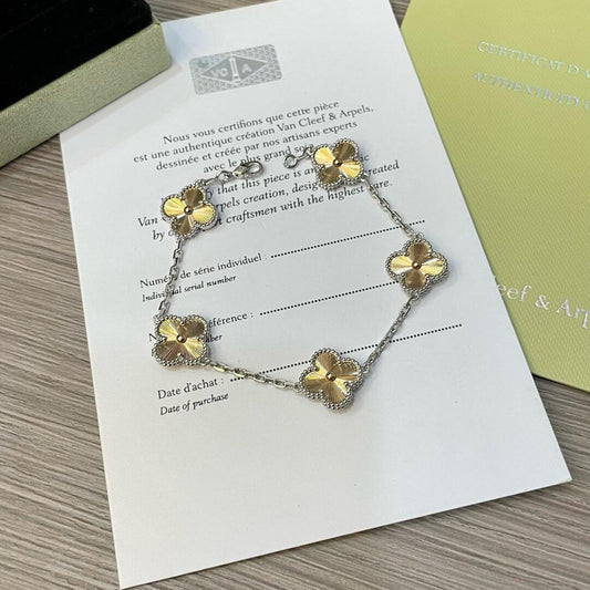 [Luxe Jewelry]CLOVER  5 MOTIFS  CHRISTMAS LIMITED EDITION BRACELET
